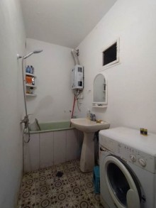 Satılır Köhnə Tikili, Xətai.r-9