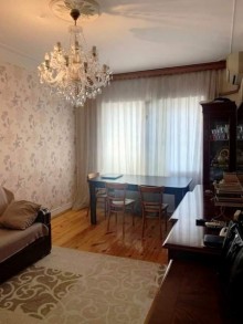 Satılır Köhnə Tikili, Binəqədi.r, 9-cu mikrorayon, Nəsimi.m-1