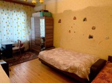 Satılır Köhnə Tikili, Binəqədi.r, 9-cu mikrorayon, Nəsimi.m-2