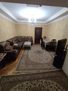 Satılır Köhnə Tikili, Nizami.r, Xalqlar Dostluğu m..m-1