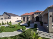 Merdekan qesebesinde 6 sot torpaq sahesinde insa edilmis 1 mertebeli villa, -6