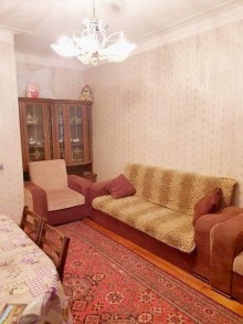 Satılır Köhnə Tikili, Binəqədi.r, 6-cı mikrorayon, Nəsimi.m-3