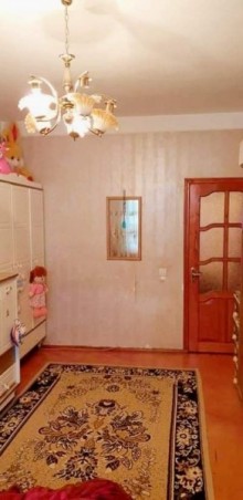 Satılır Köhnə Tikili, Binəqədi.r, 6-cı mikrorayon, Nəsimi.m-8