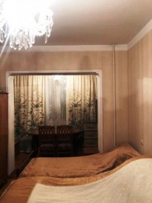 Satılır Köhnə Tikili, Nəsimi.r, 20 Yanvar.m-6