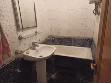 Kirayə (Aylıq) Köhnə Tikili, Binəqədi.r, 8-ci mikrorayon, Azadlıq.m-4