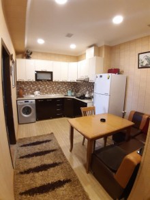Satılır Yeni Tikili, Nizami.r-6