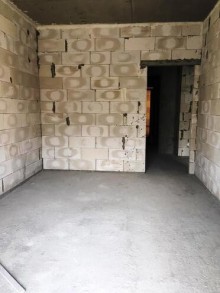 Satılır Yeni Tikili, Yasamal.r-10