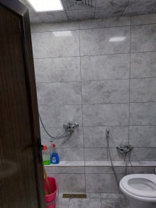 Satılır Obyekt, Binəqədi.r, 8-ci mikrorayon, Azadlıq.m-18