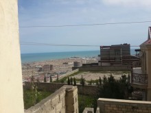 Badamdar 2-ci yaşayış massivində 9 sotda, 2 mərtəbəli, 5 otaqlı villa, -13