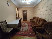 Satılır Köhnə Tikili, Nizami.r-17