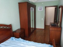 Satılır Köhnə Tikili, Nizami.r-3