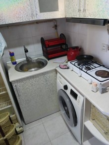 Satılır Köhnə Tikili, Nizami.r-14