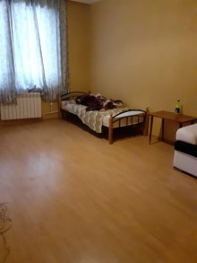Satılır Köhnə Tikili, Binəqədi.r, 7-ci mikrorayon, Azadlıq.m-2