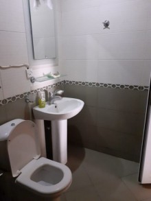 Satılır Köhnə Tikili, Binəqədi.r, 7-ci mikrorayon, Azadlıq.m-3