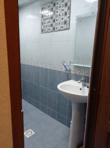 Satılır Köhnə Tikili, Binəqədi.r, 7-ci mikrorayon, Azadlıq.m-8