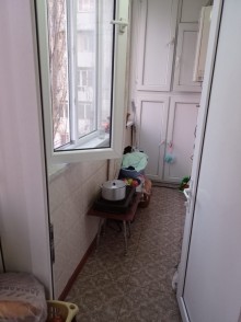 Satılır Köhnə Tikili, Binəqədi.r, 7-ci mikrorayon, Azadlıq.m-9