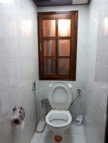 Satılır Köhnə Tikili, Nizami.r-7