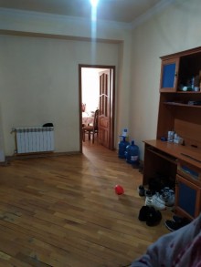 Satılır Yeni Tikili, Nizami.r, Xalqlar Dostluğu m..m-7