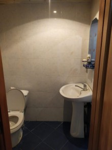 Satılır Yeni Tikili, Nizami.r, Xalqlar Dostluğu m..m-9