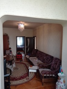 Satılır Köhnə Tikili, Binəqədi.r, 7-ci mikrorayon, Azadlıq.m-11