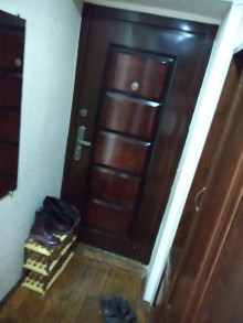 Satılır Köhnə Tikili, Nizami.r-15