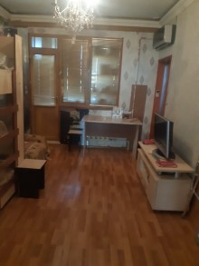 Satılır Köhnə Tikili, Nəsimi.r, 3-cü mikrorayon, Memar Əcəmi.m-1