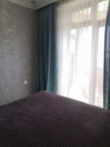 Heydər Əliyev prospektində 6 mərtəbəli yeni tikili evde 3 otaq menzil, -8