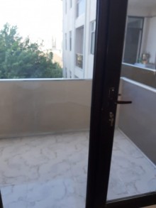 Heydər Əliyev prospektində 6 mərtəbəli yeni tikili evde 3 otaq menzil, -17