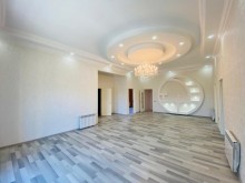 Merdekan Suvelan arasinda merkezi yerde bag evi, -12