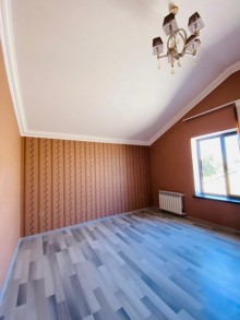 Merdekan Suvelan arasinda merkezi yerde bag evi, -16