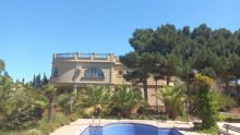 Novxanıda geniş yaşıllıq zonası olan hovuzlu villa satılır, -5