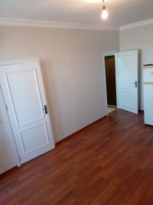 Satılır Köhnə Tikili, Binəqədi.r, 7-ci mikrorayon, Dərnəgül.m-3