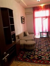 Satılır Köhnə Tikili, Nəsimi.r, 28 May.m-6