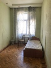 Satılır Köhnə Tikili, Nəsimi.r, 28 May.m-9