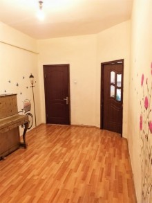 Satılır Yeni Tikili, Qəbələ.ş-3