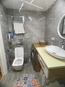 Xətai Parkda 2 otaqlı təmirli mənzil satılır, -4