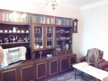 Satılır Köhnə Tikili, Xətai.r-1