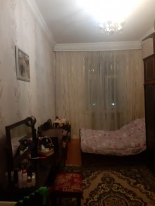 3 otaqli kohne tikili ev satisi Badamdar q, -5
