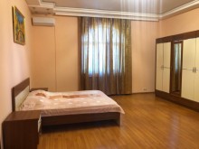 Bilgəh villa Mir Cəlal küçəsində 3 mərtəbəli, -16