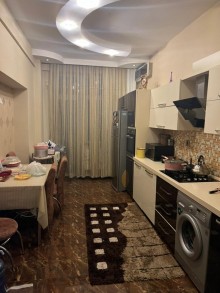 Satılır Yeni Tikili, Xətai.r, Xətai.m-11