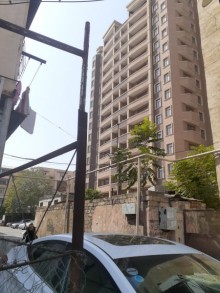 Satılır Torpaq, Nəsimi.r, 28 May.m-1