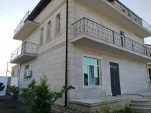 Mərdəkanda 3 mərtəbəli həyət evi satılır Bravoya 7 dəqiqə maşınla yolu var, -1