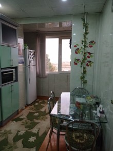 Satılır Köhnə Tikili, Xətai.r-2
