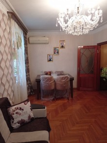 Satılır Köhnə Tikili, Xətai.r-4
