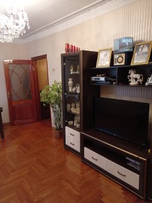 Satılır Köhnə Tikili, Xətai.r-7