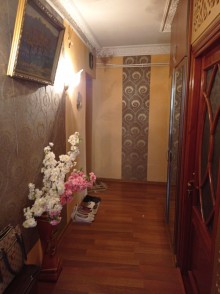 Satılır Köhnə Tikili, Xətai.r-9