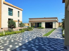 denizin yaninda, 3 mərtəbəli, bahalı mebellərlə tam təmin olunmuş villa, -2