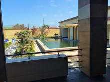 denizin yaninda, 3 mərtəbəli, bahalı mebellərlə tam təmin olunmuş villa, -3