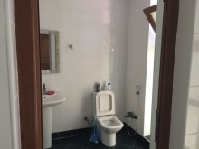 denizin yaninda, 3 mərtəbəli, bahalı mebellərlə tam təmin olunmuş villa, -17