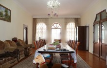 Badamdar 1-ci massivdə 5 sot torpaq sahəsinin içində tikilmiş 2 mərtəbəli, 7 otaqlı villa, -4